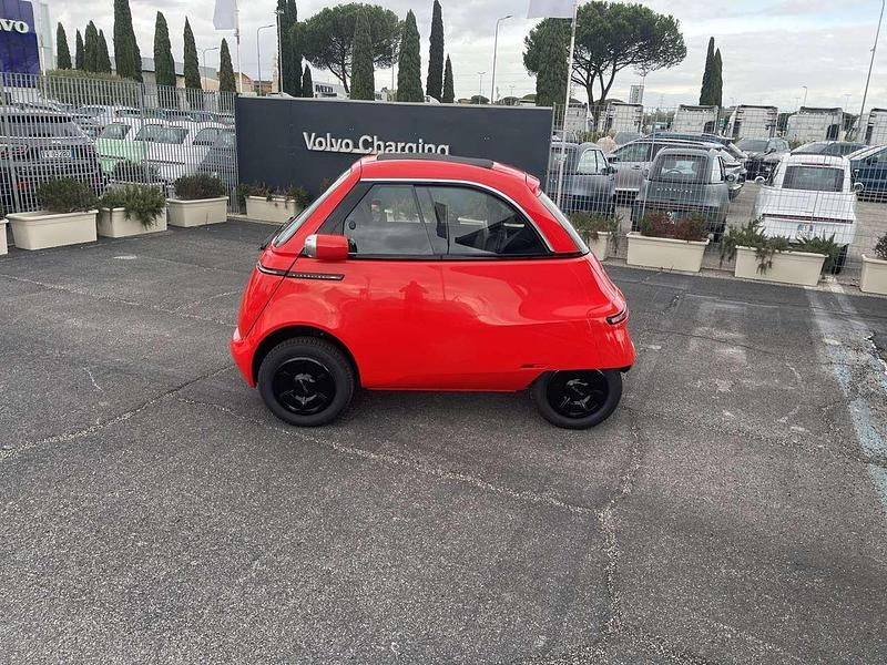 Nuova Micro Microlino 11 kW (15 CV) 2026 Rosso Utilitaria