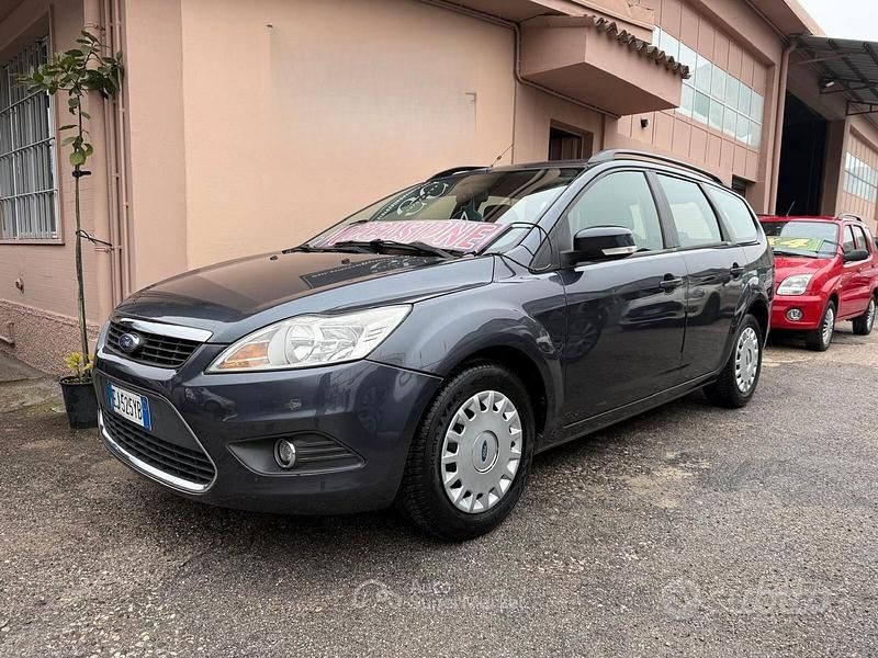 Grigio Usata 2011 Ford Focus Station wagon | 2900 € (Super prezzo) - Immagine 1/4