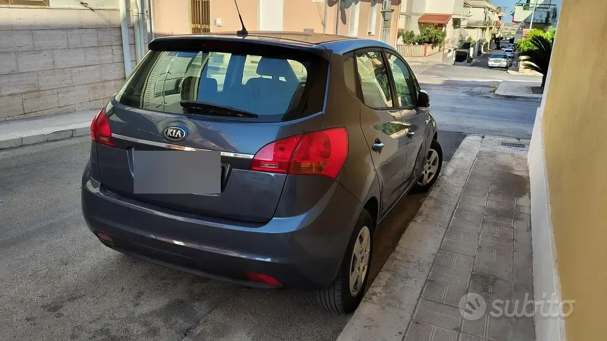 Usata Kia Venga 90 CV (66 kW) 2017 Bluazzurro Utilitaria