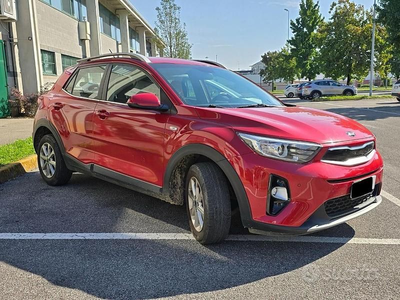 Usata Kia Stonic Style 84 CV (61 kW) 2018 Rosso SUV
