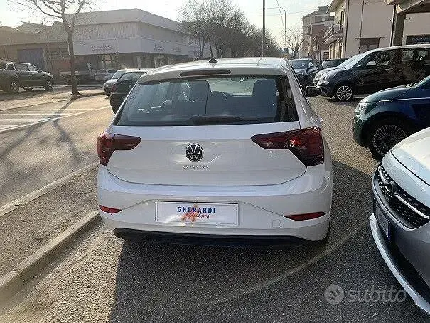 Usata VW Polo Life 95 CV (69 kW) 2023 Bianco Utilitaria