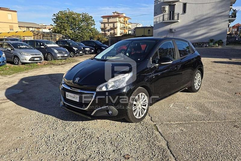 Nero Usata 2017 Peugeot 208 Allure Due volumi | 6499 € (Ottimo prezzo) - Immagine 1/4