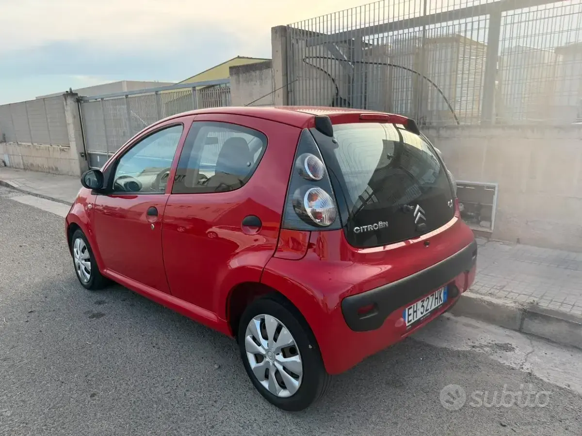 Usata Citroën C1 Attraction 68 CV (50 kW) 2011 Rosso Utilitaria