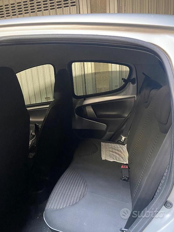 Usata Peugeot 107 68 CV (50 kW) 2013 Grigio Utilitaria