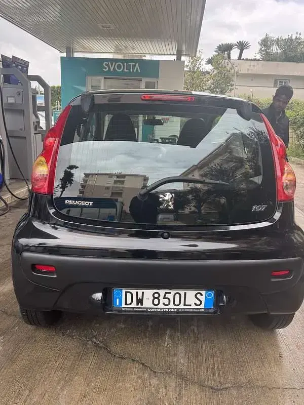 Usata Peugeot 107 68 CV (50 kW) 2009 Nero Utilitaria
