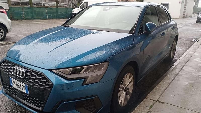 Usata Audi A3 Business 116 CV (85 kW) 2022 Blu/azzurro Berlina