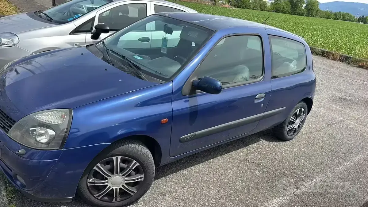 Brugt Renault Clio II 75 HK (55 kW) 2002 Blå Sedan