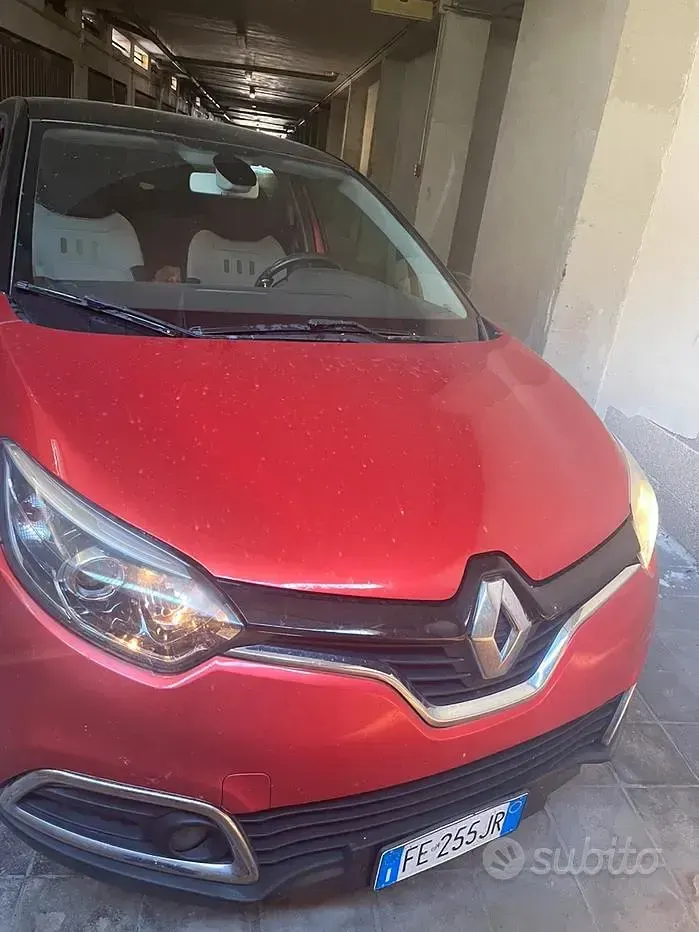 Usata Renault Captur 90 CV (66 kW) 2016 Rosso SUV