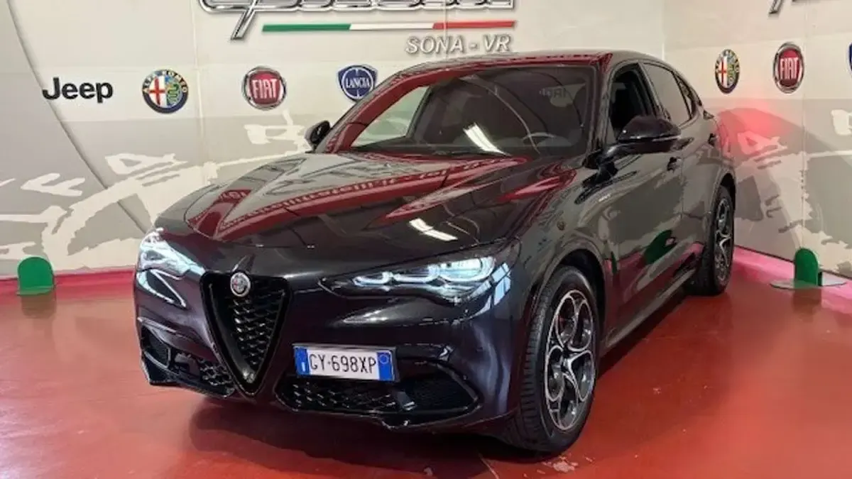 Usata Alfa Romeo Stelvio Veloce 209 CV (153 kW) 2025 Nero SUV