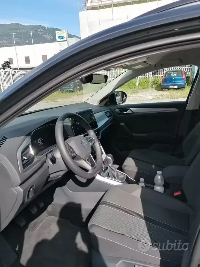 Usata VW T-Roc 116 CV (85 kW) 2025 SUV