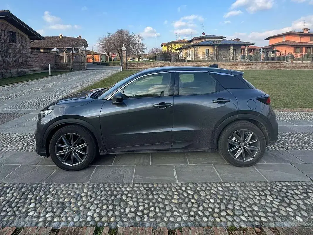 Usata Lexus LBX 91 CV (66 kW) 2024 Grigio SUV
