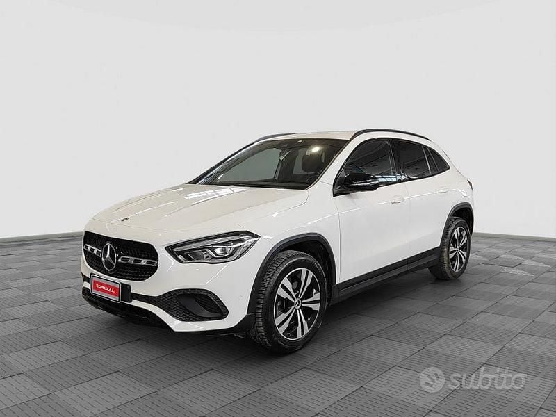 Usata Mercedes GLA200 149 CV (109 kW) 2020 Bianco SUV