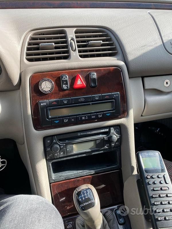 Usata Mercedes CLK200 Elegance 192 CV (141 kW) 1999 Blu Cabrio