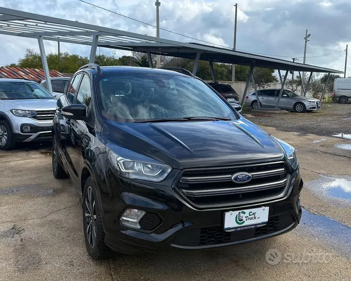 Usata Ford Kuga ST-Line 120 CV (88 kW) 2019 Nero SUV