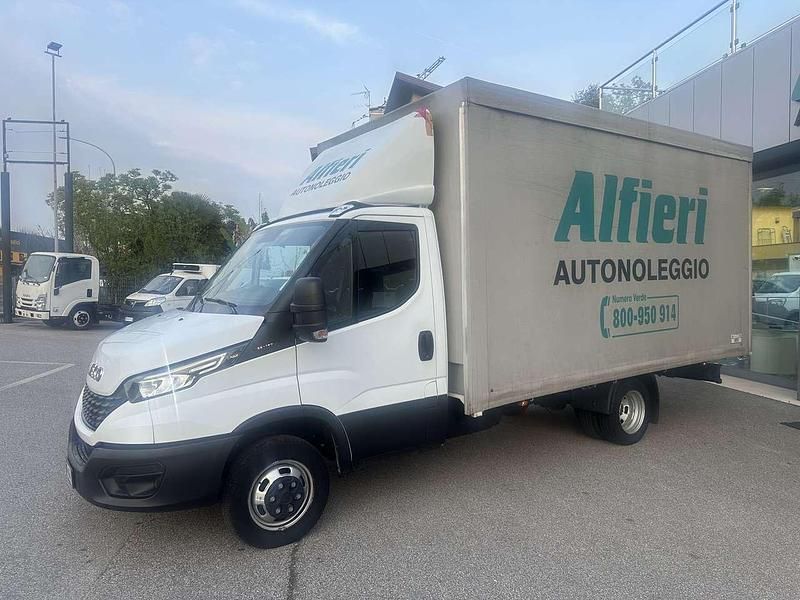 Usata Iveco Daily 160 CV (117 kW) 2023 Bianco Furgone