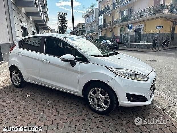 Usata Ford Fiesta Titanium 97 CV (71 kW) 2018 Nero Utilitaria