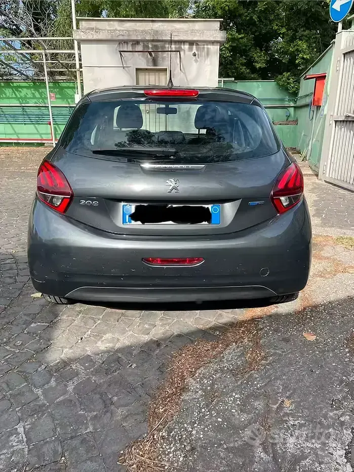 Usata Peugeot 208 68 CV (50 kW) 2017 Grigio Utilitaria
