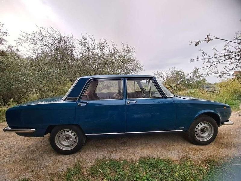 Usata Alfa Romeo 1750 114 CV (83 kW) 1970 Blu/azzurro Berlina