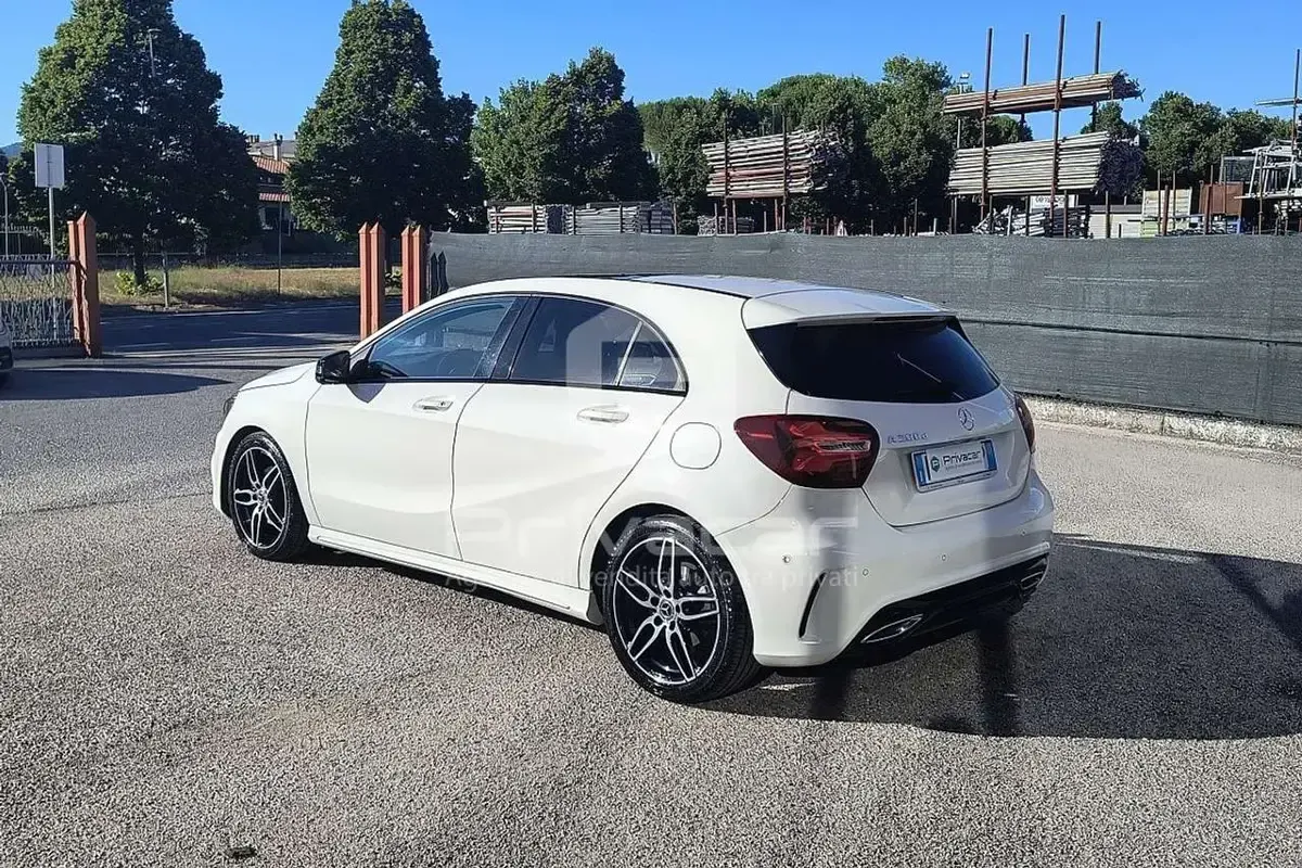 Usata Mercedes A200 Premium 136 CV (100 kW) 2017 Bianco Utilitaria