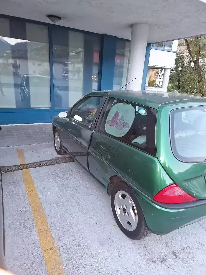 Usata Lancia Ypsilon 80 CV (58 kW) 2002 Verde Utilitaria