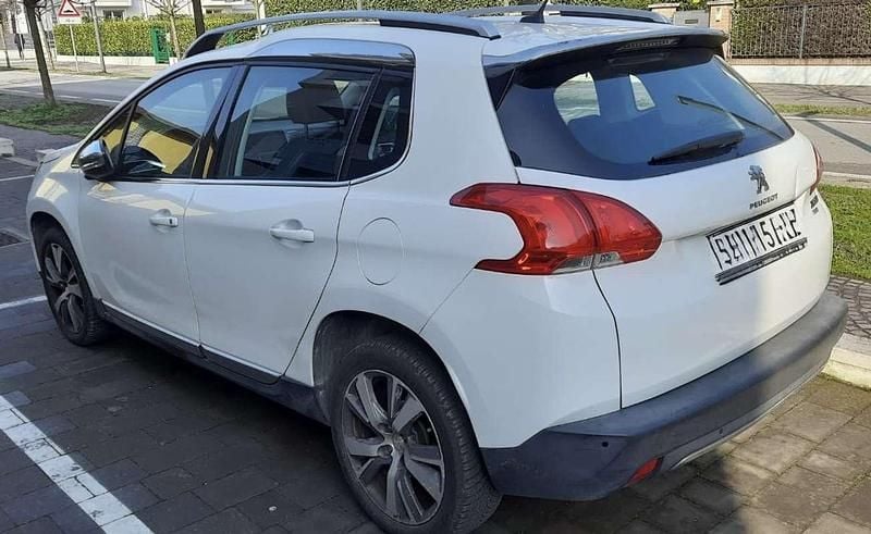 Usata Peugeot 2008 Allure 92 CV (67 kW) 2014 Bianco SUV