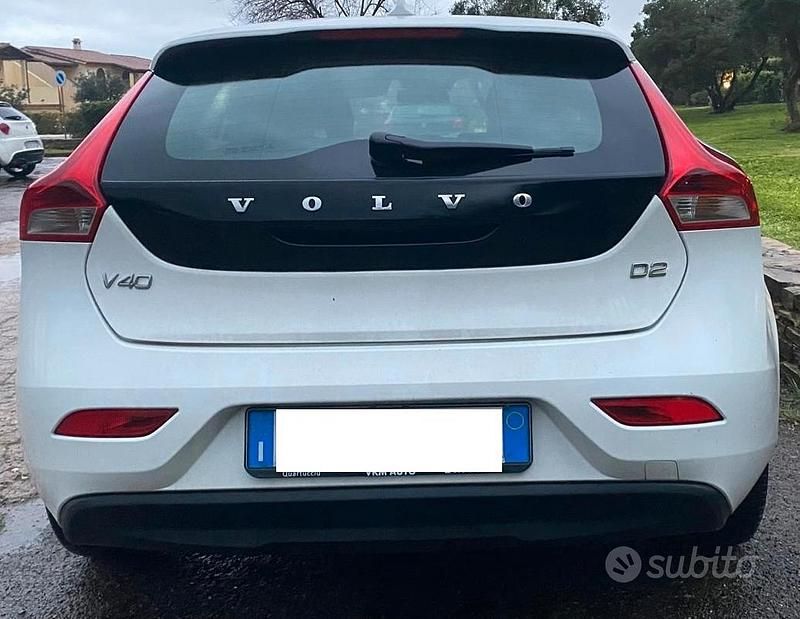 Usata Volvo V40 115 CV (84 kW) 2013 Bianco Berlina