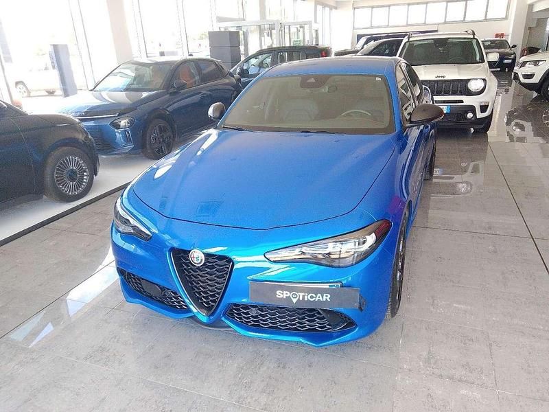 Blu Usata 2023 Alfa Romeo Giulia Veloce Tre volumi | 41.900 € (Molto cara) - Immagine 1/4