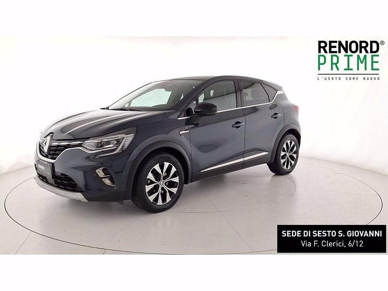 Usata Renault Captur Techno 143 CV (105 kW) 2022 Blu marine SUV