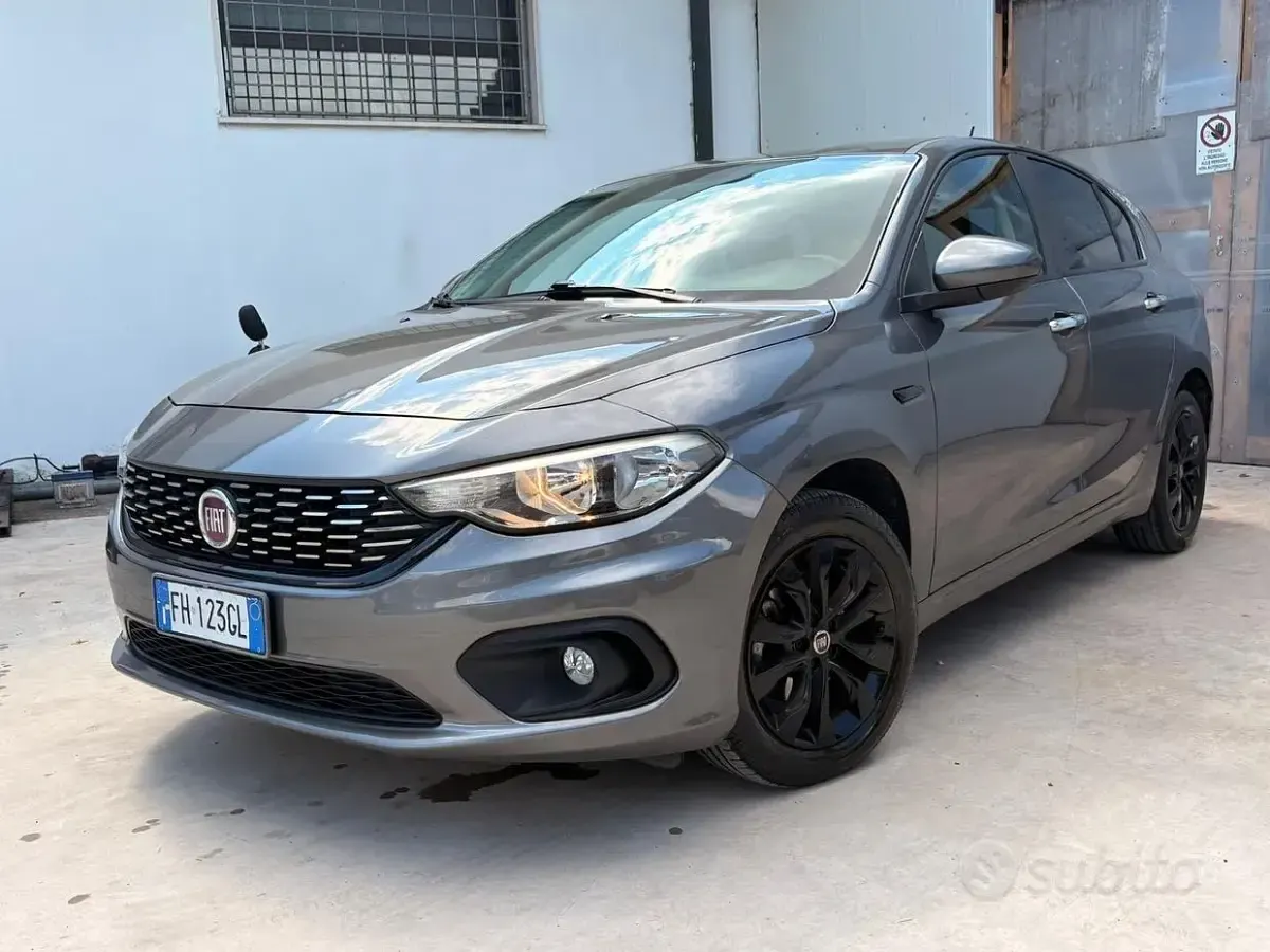 Usata Fiat Tipo S 120 CV (88 kW) 2017 Grigio Berlina