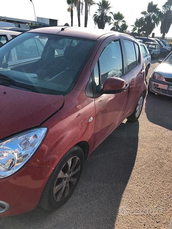 Usata Opel Agila 86 CV (63 kW) 2013 Rosso Utilitaria