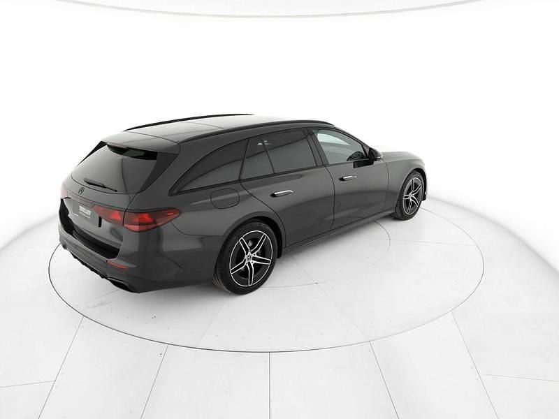 Usata Mercedes E220 Advanced 197 CV (144 kW) 2024 Grigio Station wagon