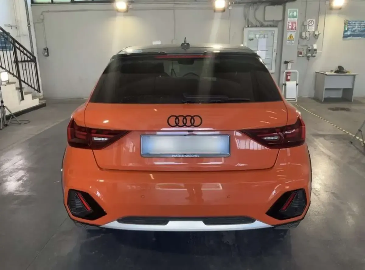Usata Audi A1 Edition .1 150 CV (110 kW) 2021 Arancione SUV