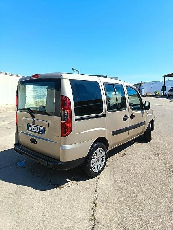 Usata Fiat Doblò 120 CV (88 kW) 2008 Monovolume
