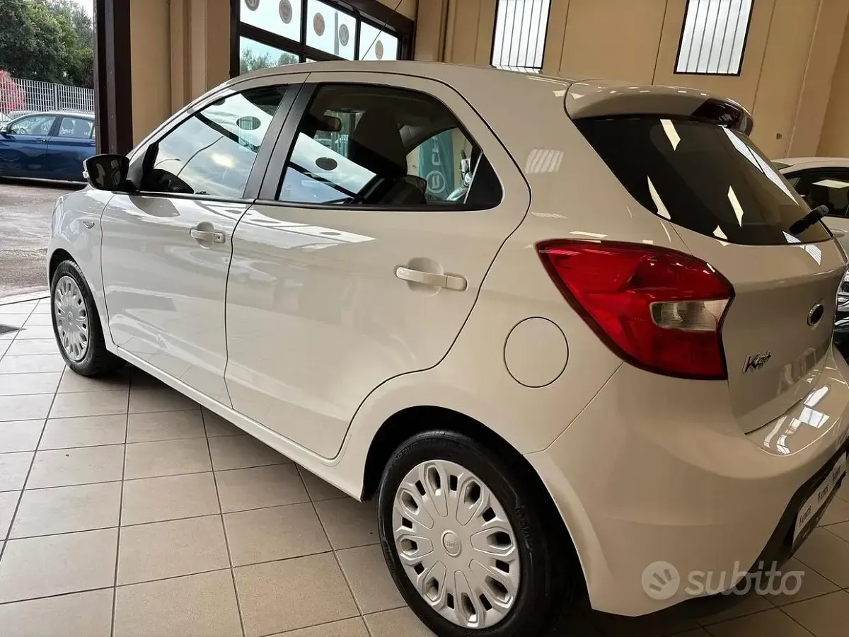 Usata Ford Ka 71 CV (52 kW) 2017 Bianco Berlina