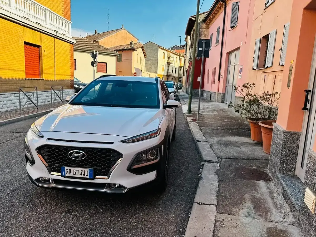 Usata Hyundai Kona Xpossible 120 CV (88 kW) 2020 Bianco SUV