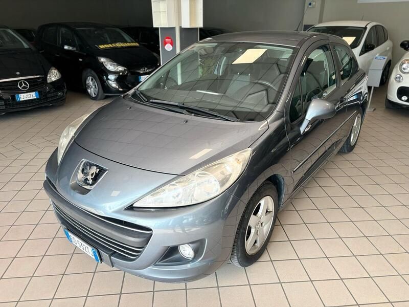 Usata Peugeot 207 95 CV (69 kW) 2010 Argento Berlina