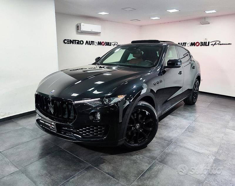Nero Usata 2020 Maserati Levante GranLusso SUV | 37.999 € (Ottimo prezzo) - Immagine 1/4