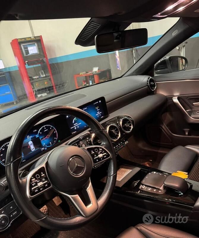 Usata Mercedes CLA200 150 CV (110 kW) 2020 Nero Coupé