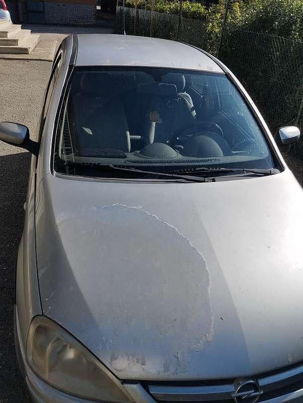 Usata Opel Corsa Club 69 CV (50 kW) 2004 Argento Berlina