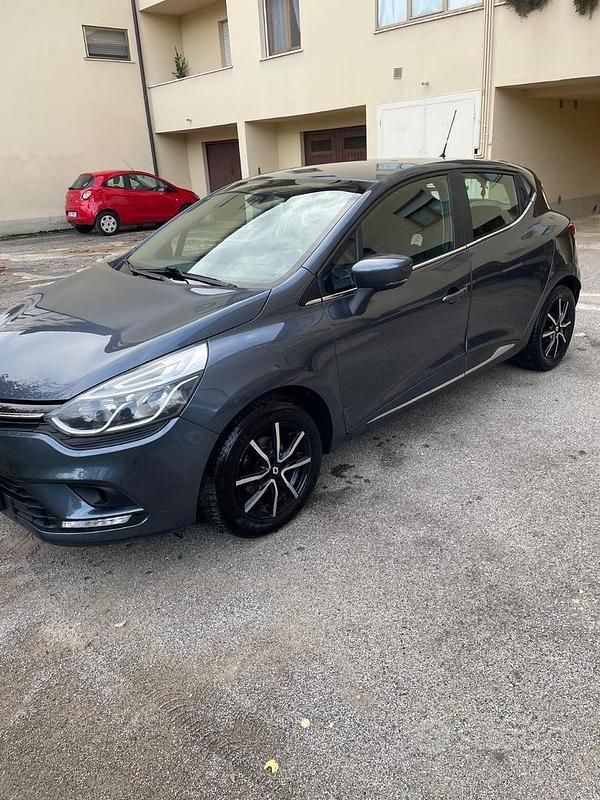 Usata Renault Clio IV 65 CV (47 kW) 2017 Grigio Berlina