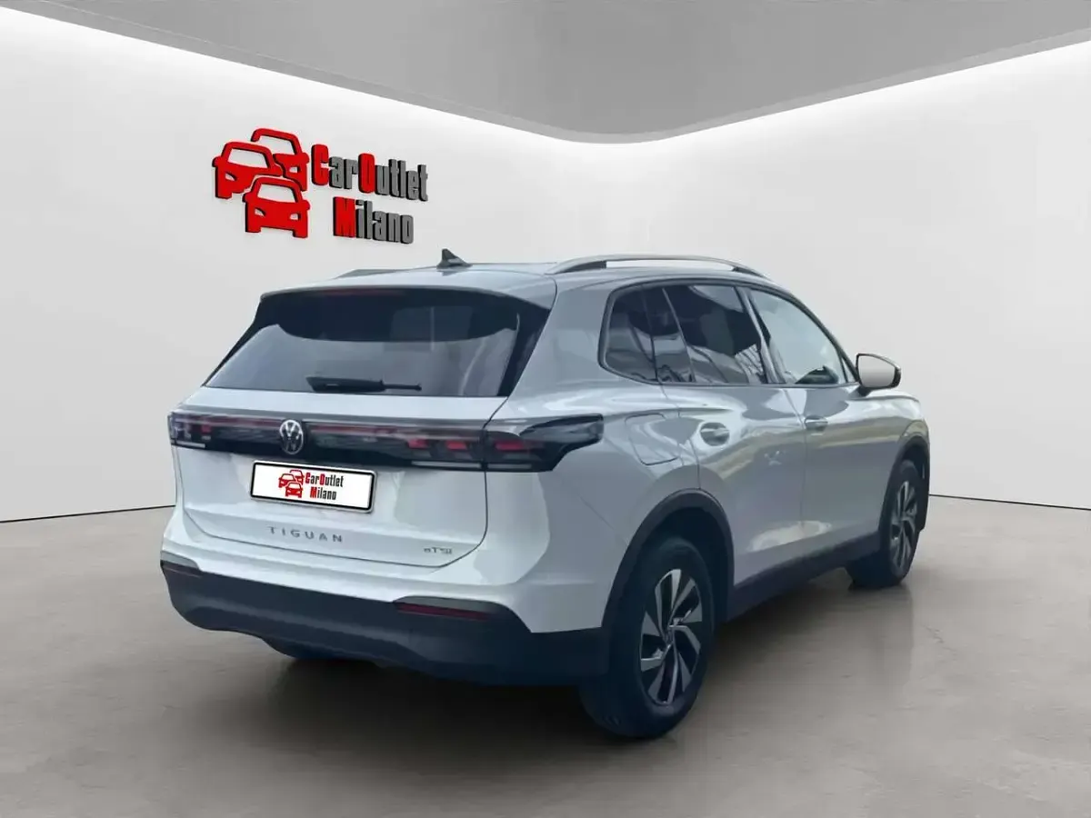 Nuova VW Tiguan Life 150 CV (110 kW) 2025 Oryx white SUV