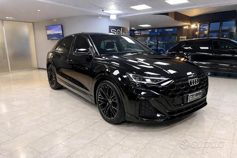 Usata Audi Q8 S-Line 286 CV (210 kW) 2024 0e0e  nero mito metallizzato SUV