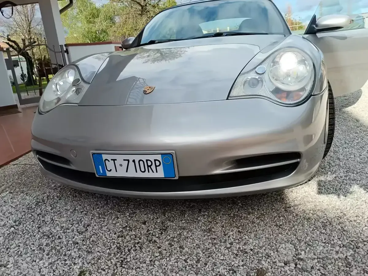 Usata Porsche 911 Carrera 4 Cabriolet 320 CV (235 kW) 2001 Grigio Cabrio