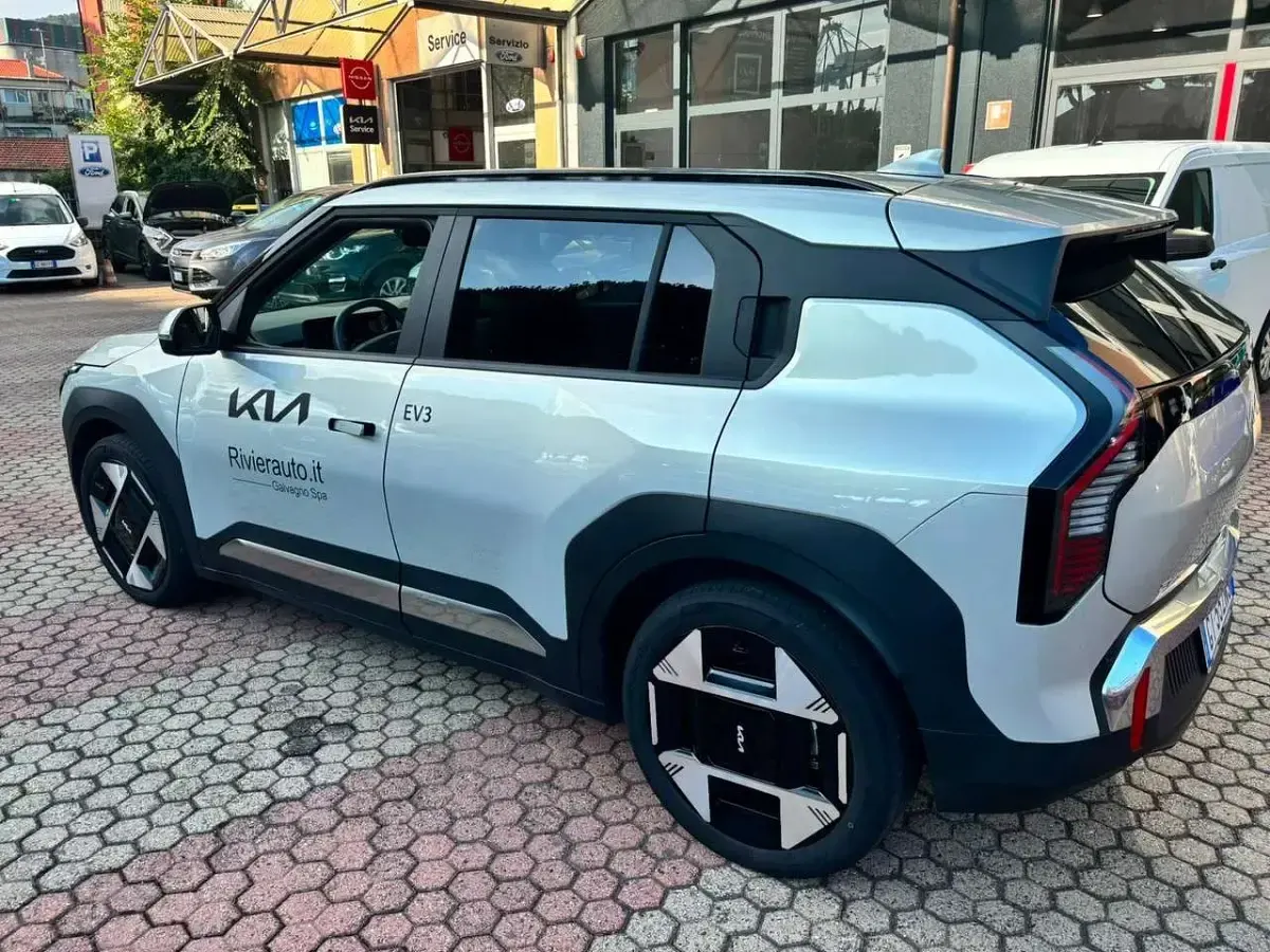 Usata Kia EV3 Earth 50 kW (68 CV) 2024 Aivory SUV