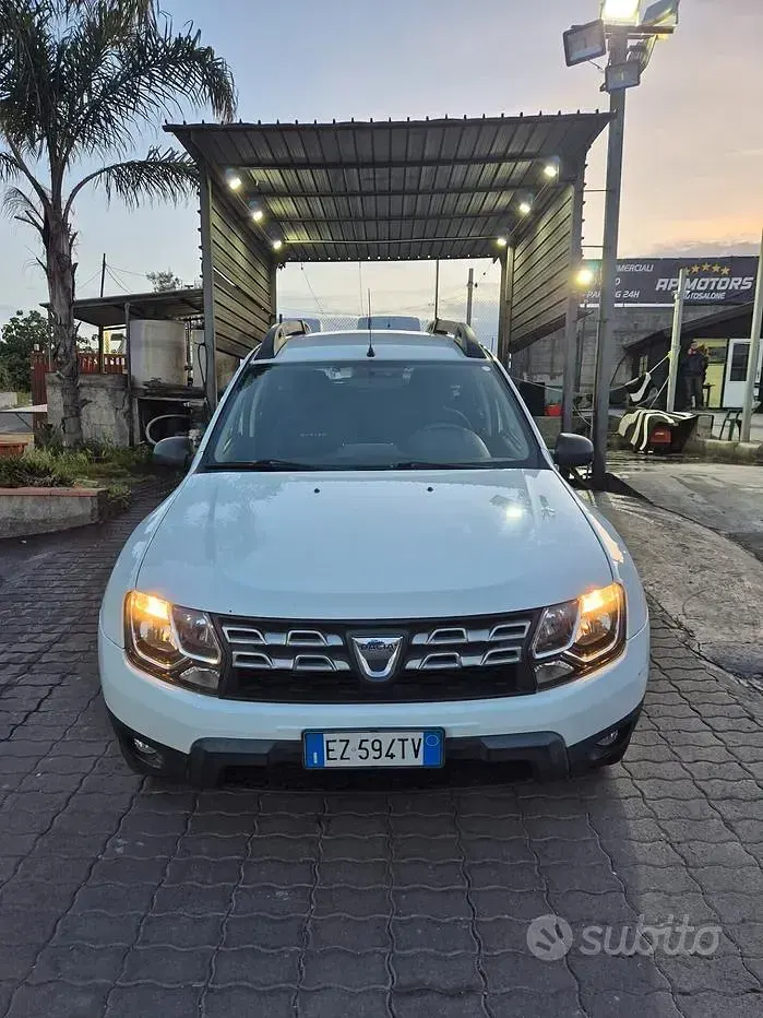 Usata Dacia Duster Ambiance 109 CV (80 kW) 2015 Bianco SUV