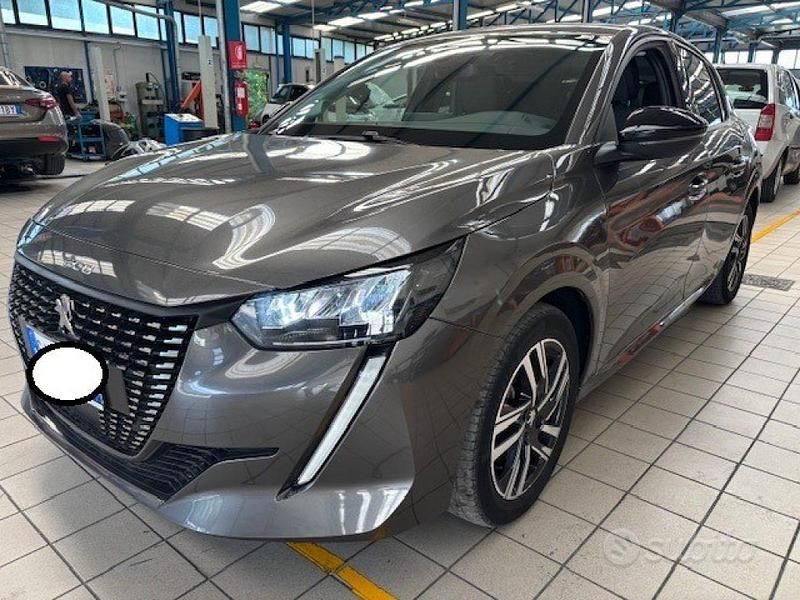 Usata Peugeot 208 Allure 102 CV (75 kW) 2022 Grigio scuro Utilitaria