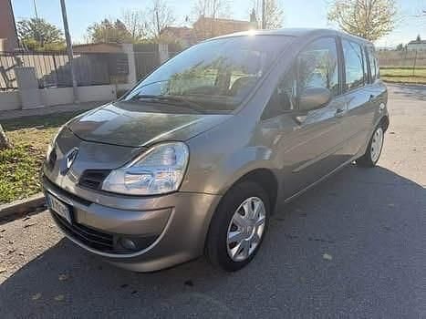 Käytetty Renault Modus Dynamique 75 HP (55 kW) 2010 Harmaa Tila-auto