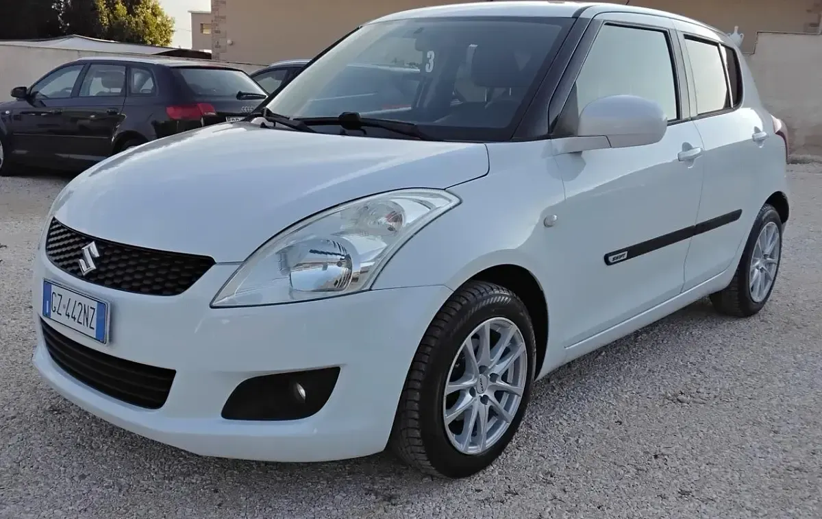 Usata Suzuki Swift GL 93 CV (68 kW) 2012 Bianco Utilitaria