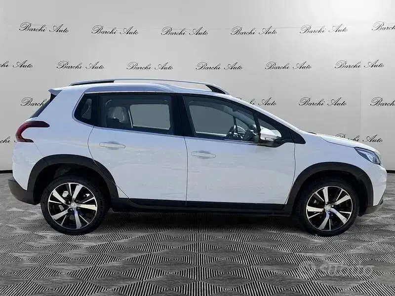 Usata Peugeot 2008 Allure 99 CV (72 kW) 2018 Bianco SUV