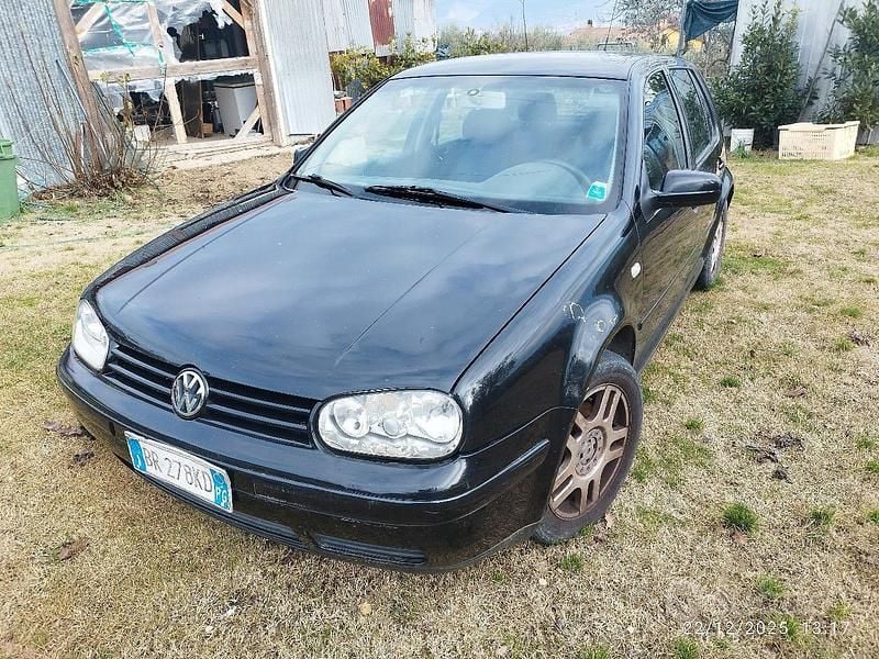 Usata VW Golf IV 110 CV (80 kW) 2001 Berlina
